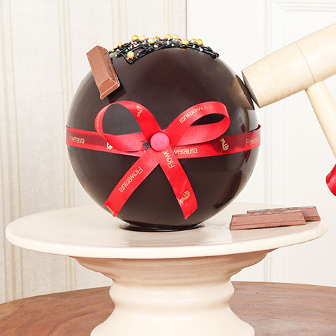 Round Choco Pinata Cake